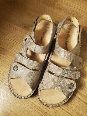 Finn Comfort Gomera Metallic Beige Leather Orthopedic Sandals Size 38